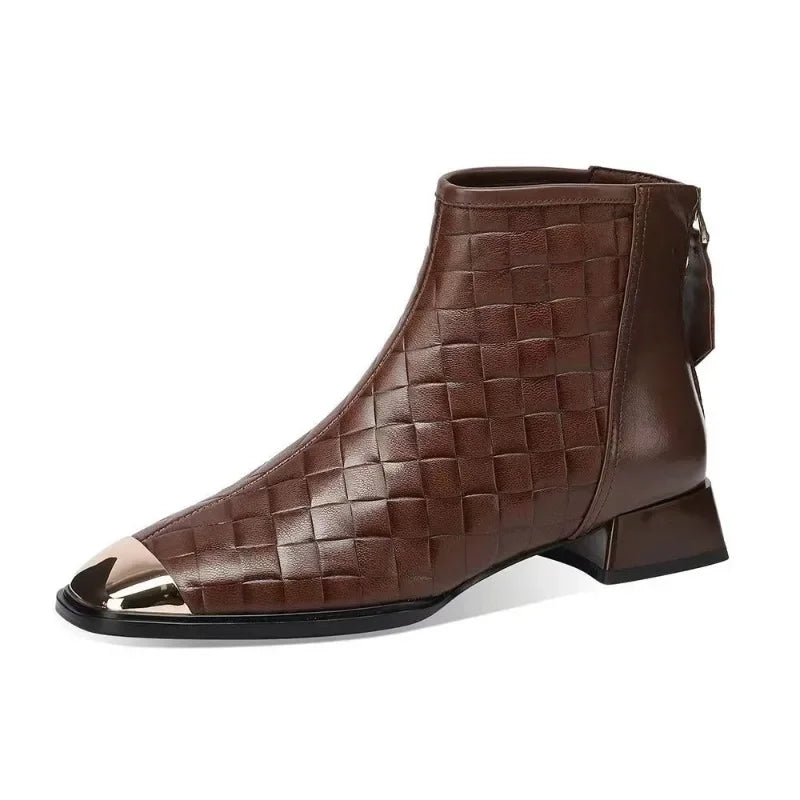 Bota de couro cano curto de salto grosso feminino 2024